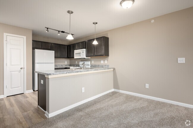 1 habitación, 1 baño - 1085 pies cuadrados - Comedor - Woodland Heights of Burlington