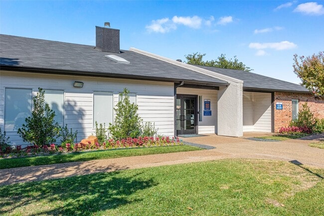 Foto del edificio - 4600 W Pioneer Dr