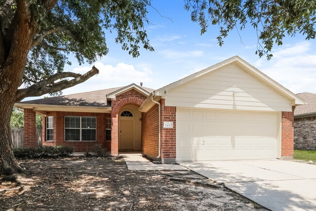 Building Photo - 2447 Halstead Dr