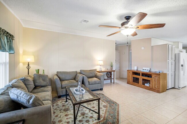 Foto del edificio - Furnished 2BR/2BA Home in Jamaica Bay Vill...