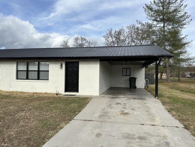 Building Photo - 2 br, 1 bath Duplex - 1294 Old Newport Hig...