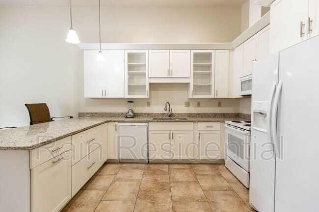 Foto del edificio - 1211 Father Ryan Ave