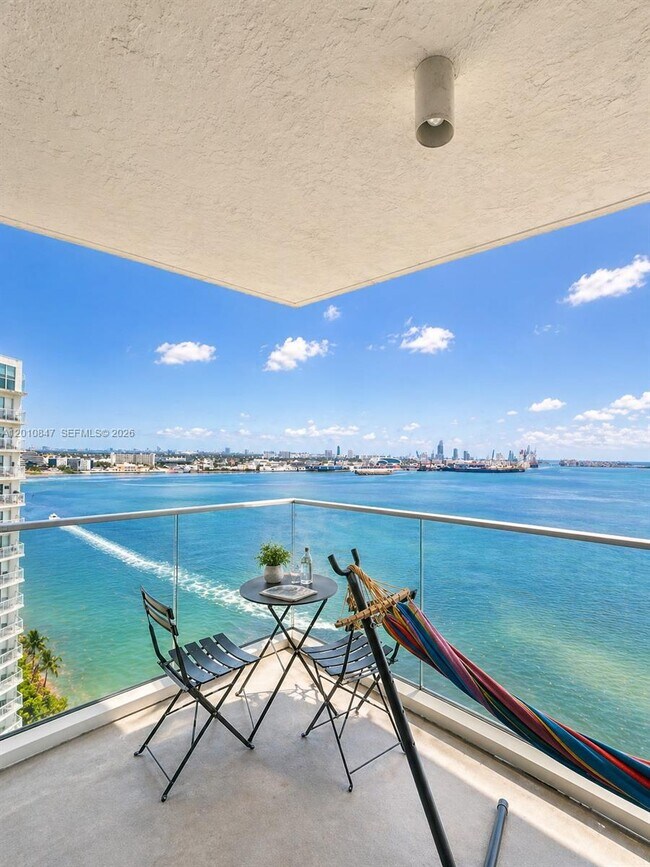 Building Photo - 800 Claughton Island Dr