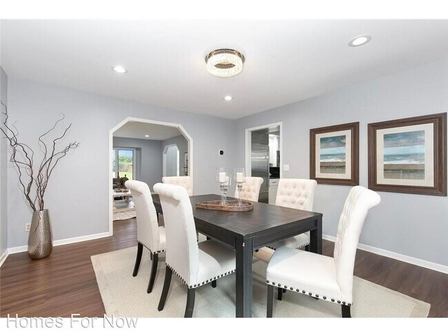 Building Photo - 5 br, 4 bath House - 10722 Mount Curve Road