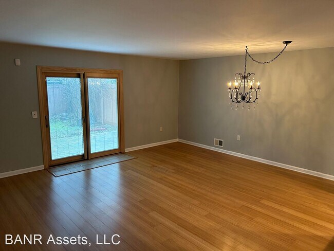 Building Photo - 3 br, 2.5 bath House - 53 Thorne Lane