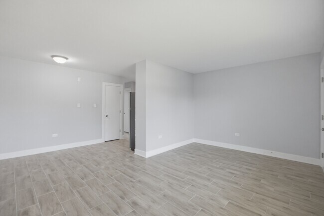 Foto del edificio - 2537 E 83rd St