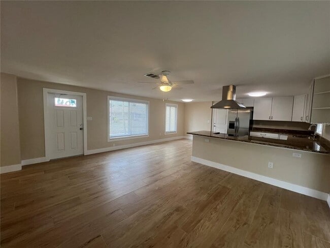 Building Photo - 421 Adams Ct NW