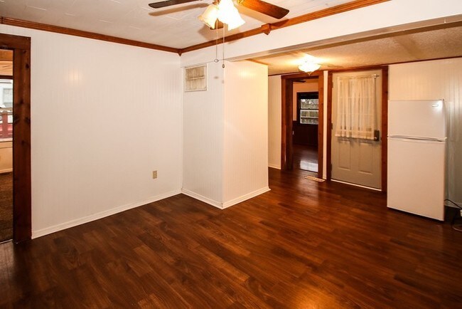 Building Photo - 1502 Manhattan Ave