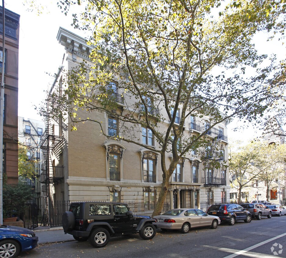 Building Photo - 582 8th Ave