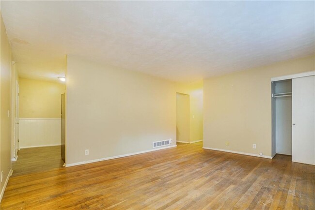 Building Photo - 6095 Mincey Rd