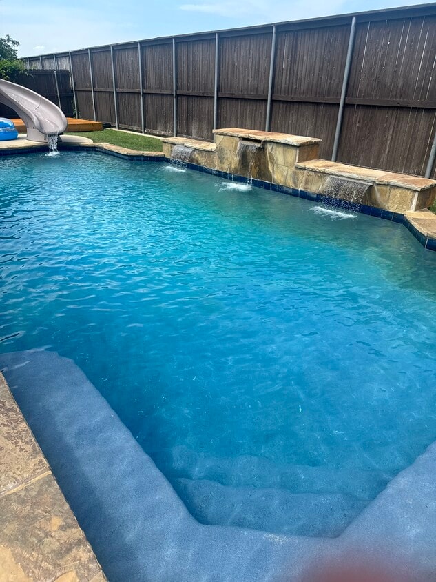 Building Photo - 809 Mockingbird Dr