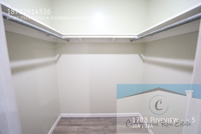 Building Photo - 1708 Pineview St