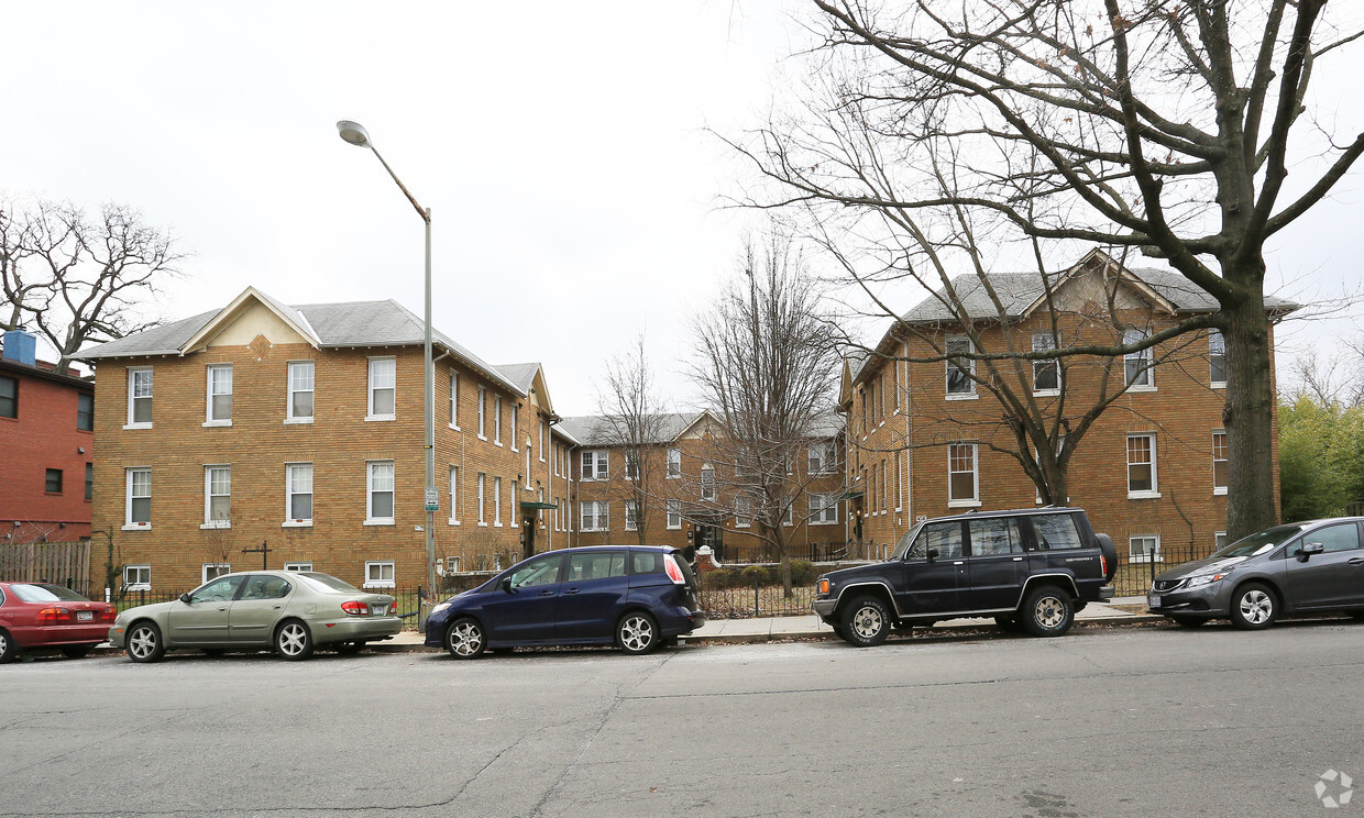 Primary Photo - 410 Cedar St NW