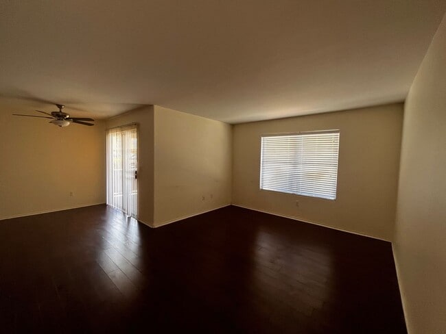 Foto del edificio - Beautiful Condo with Dual Master Bedrooms ...