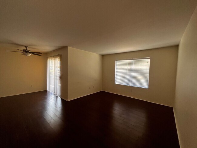 Foto del edificio - Beautiful Condo with Dual Master Bedrooms – Prime Green Valley Location!