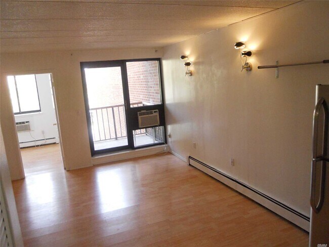 Building Photo - 144-68-144-38 38th Ave