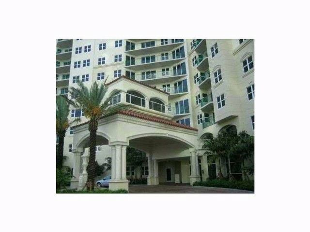 Primary Photo - 21000 E Country Club Dr