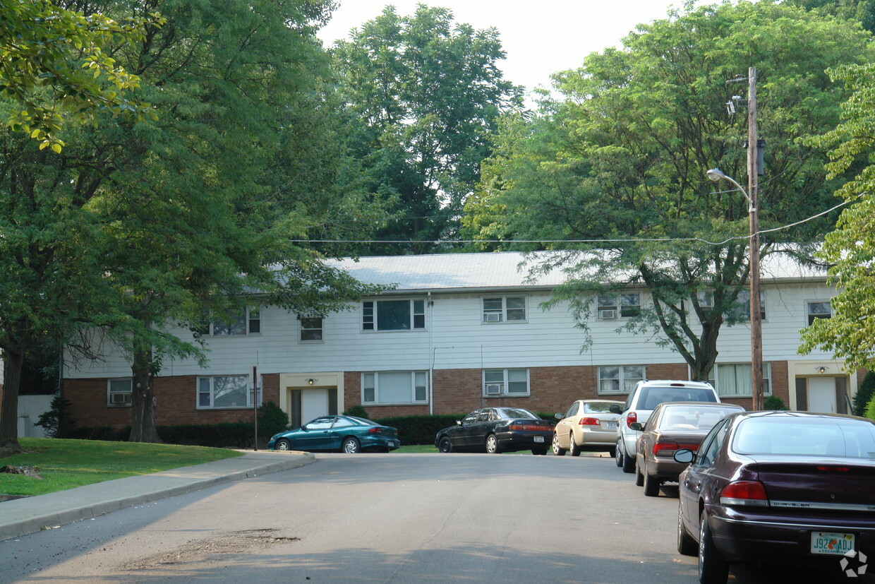 Foto del edificio - Hillside Court Apartments