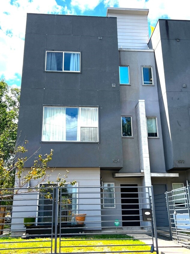 Foto principal - 1524 Blodgett St