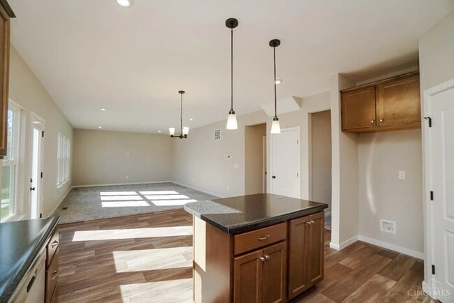 Foto del edificio - Charming 4 beds 2.5 baths in Morrow