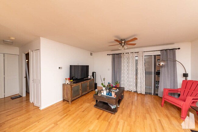 Foto del edificio - 6102 N Sheridan Rd