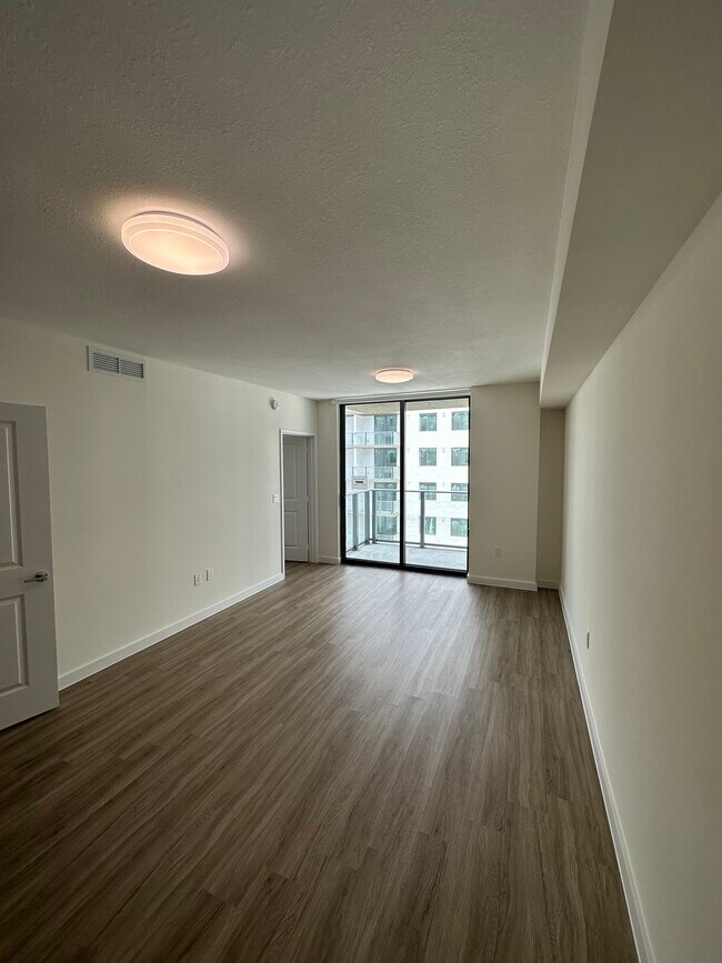 Foto del edificio - 170 NE 23rd St