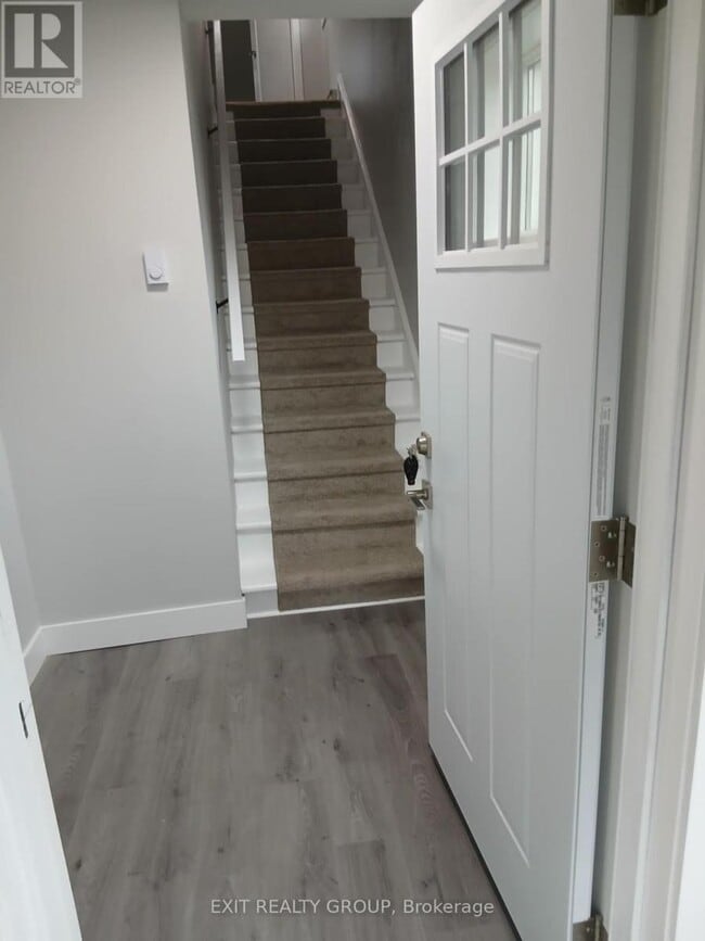 Building Photo - 27 Grove St