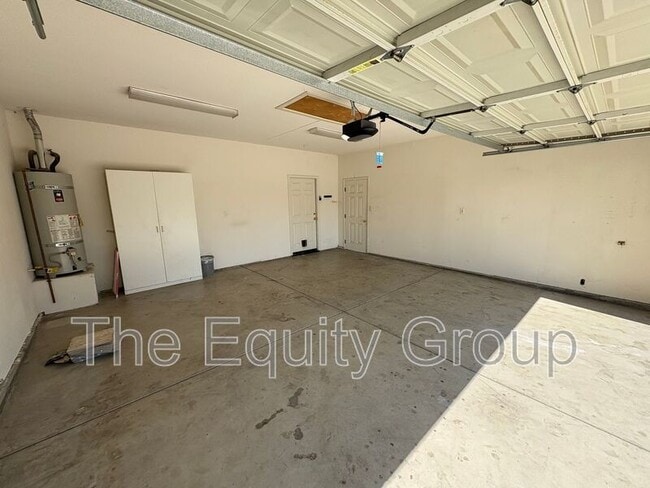 Building Photo - 1016 E Arlen Ave
