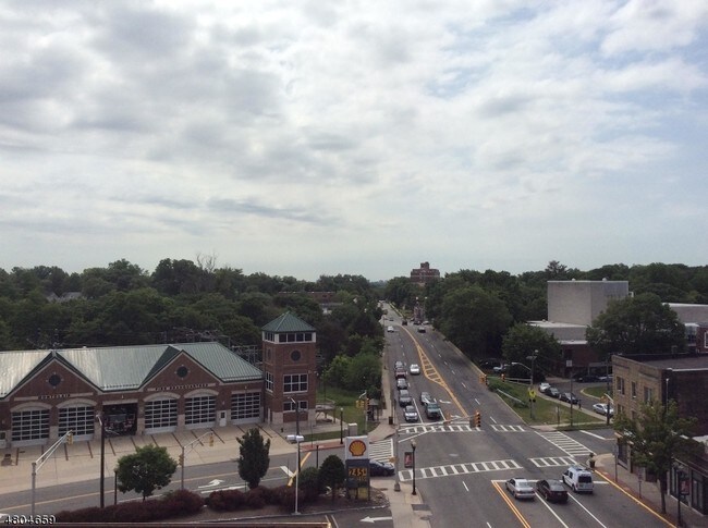 Building Photo - 125-125 Bloomfield Ave