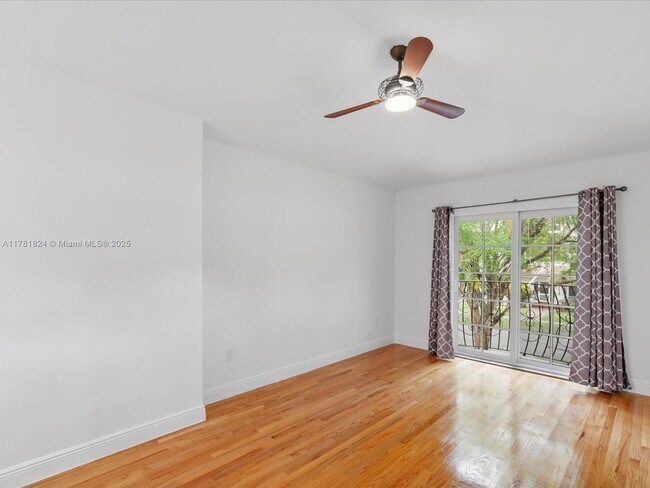 Building Photo - 1125 Asturia Ave