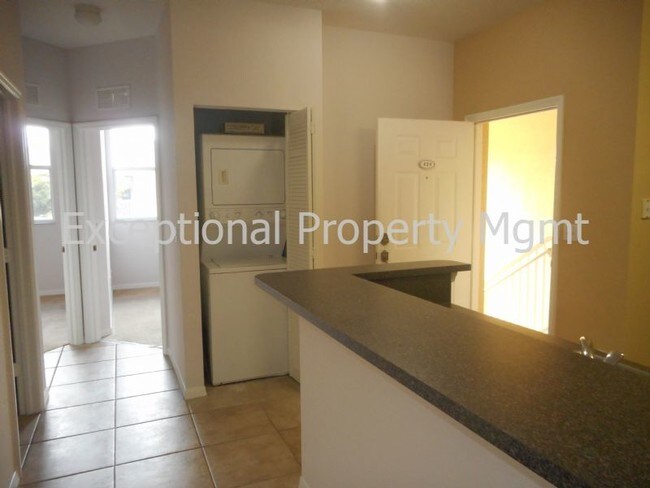 Building Photo - 4141 Bellasol Cir