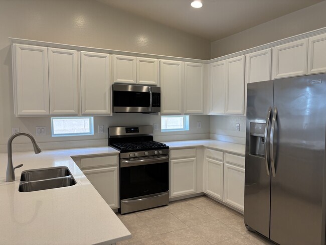 Building Photo - 7411 N 123rd Dr