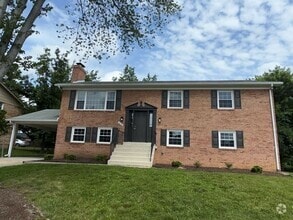 Building Photo - 9706 Glen Way