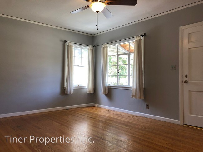 Building Photo - 837 56th St