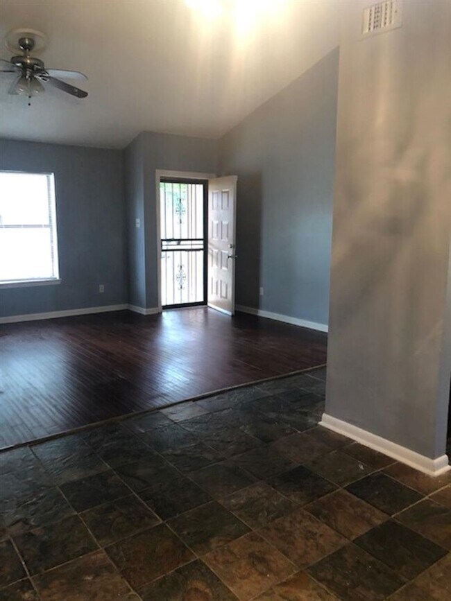 Foto del edificio - 3312 Allencrest Cove