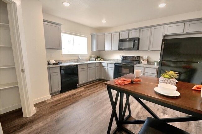 Foto del edificio - 21155 Gosling Rd