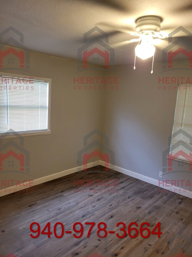Building Photo - 1055 W Wenonah Blvd