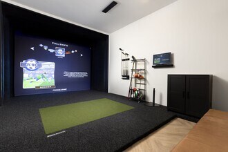 Interior Photo - Current 33