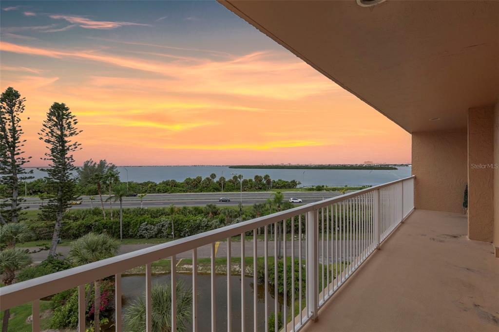 Foto principal - 7430 Sunshine Skyway Ln S