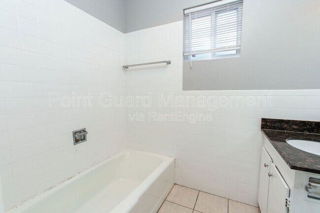 Foto del edificio - 816 N West St