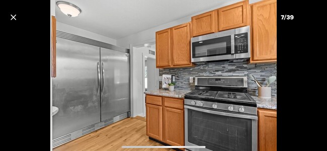 Foto del edificio - 325 W Haya St