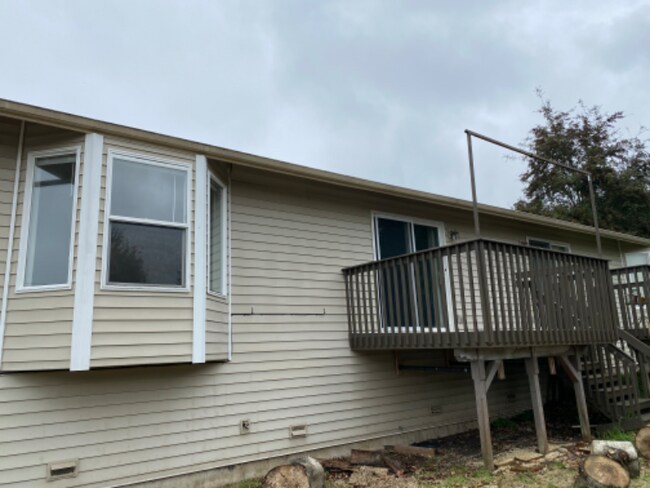 Building Photo - 11711 22nd St NE