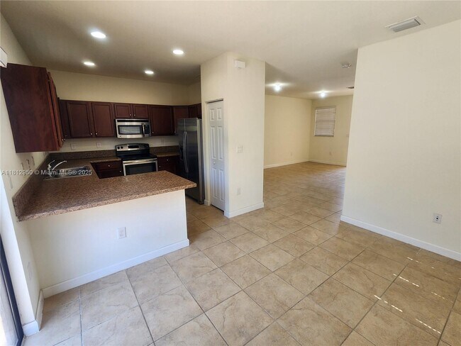 Foto del edificio - 3804 SE 3rd St