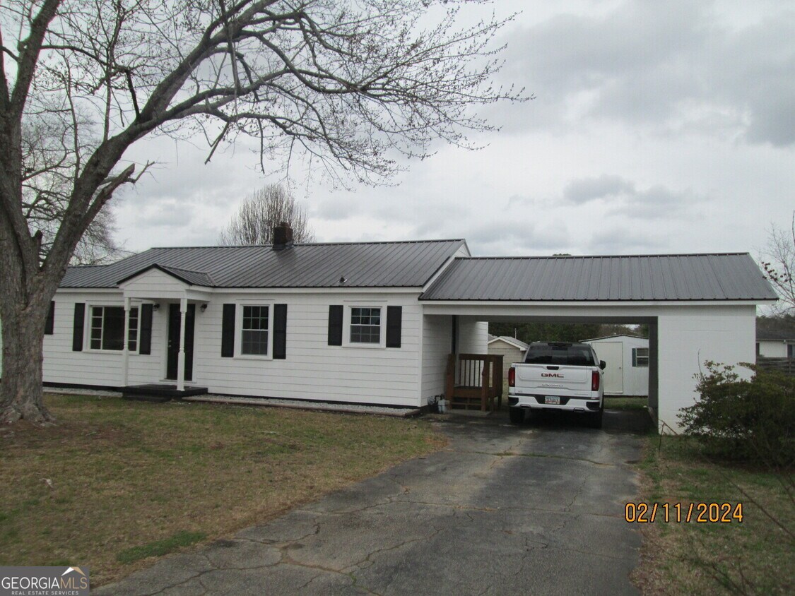 Primary Photo - 115 Fairview St