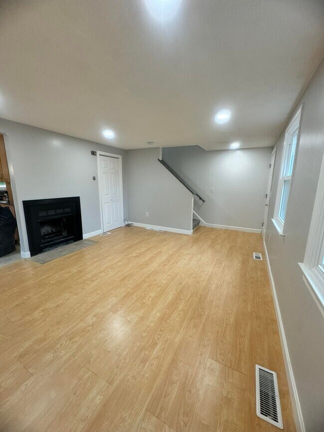 Building Photo - 26 Juniper Rd