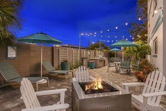 Outdoor Grill Kitchen | Firepit Lounge - Sailpointe Apartments