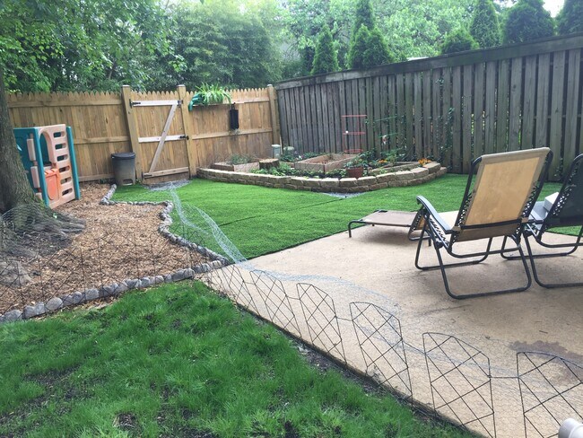 Backyard Oasis (upgraded decktiles patio not pictured) - 3342 Commonwealth Ave