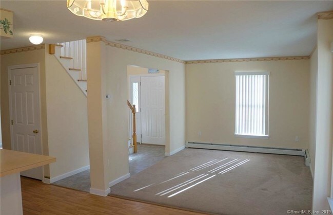 Building Photo - 5 Fitch Meadow Ln