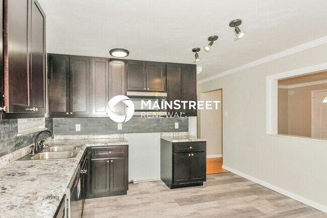 Building Photo - 3 Bedroom Pet-Friendly Home in FLORISSANT, MO with Main Street Renewal