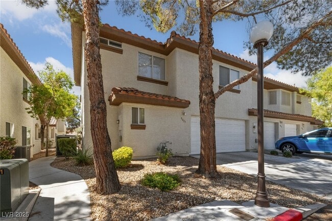 Foto del edificio - 8025 Cherish Ave